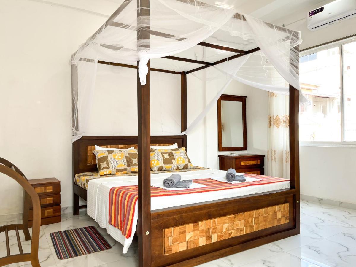 Memories Weligama Ostello Esterno foto